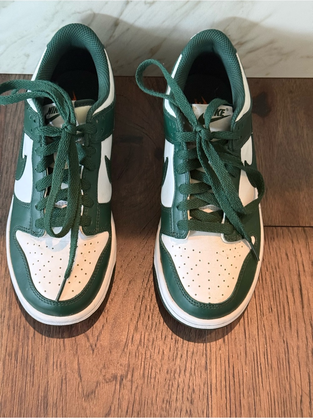 Nike Kids Low-Top Sneakers in Green and White